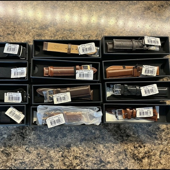 Watch bands BRAND NEW - Picture 1 of 5